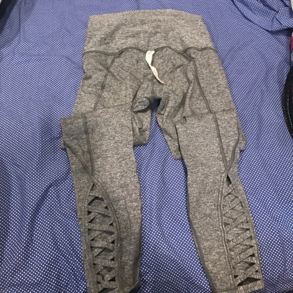Lululemon pure practice pant size 4 heather grey